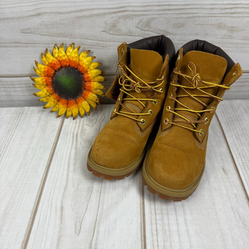 Kids Timberland Classic6" Waterproof Boots Wheat Size 3.5 Youth Lace‎ Up